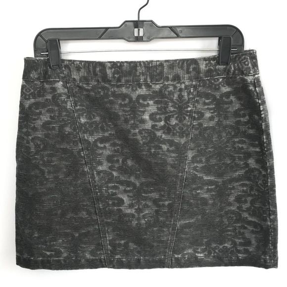4/$20* Express Black & Silver Damask Pattern Skirt - Picture 1 of 7